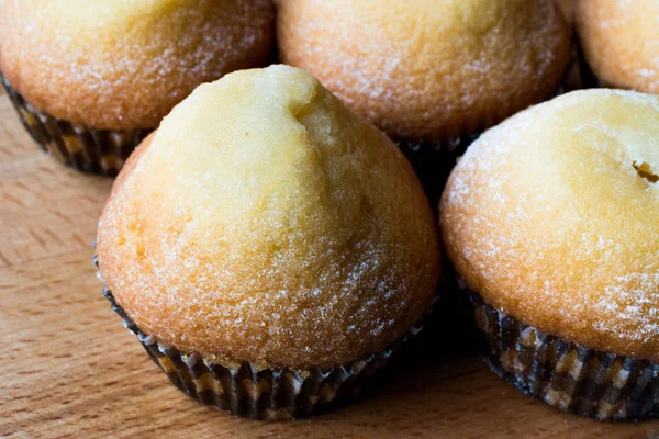 Citroen Muffins met poedersuiker — Stockfoto