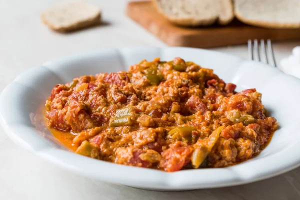 Türkisches Frühstück menemen / Rührei mit Tomatenmark — Stockfoto