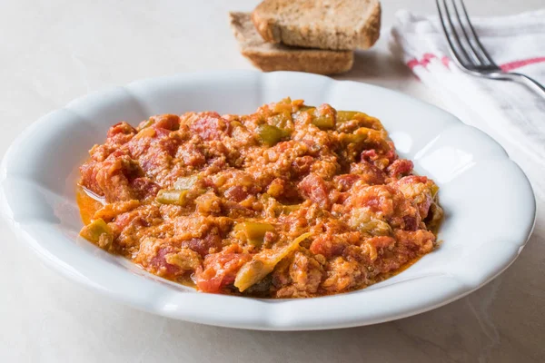 Türkisches Frühstück menemen / Rührei mit Tomatenmark — Stockfoto