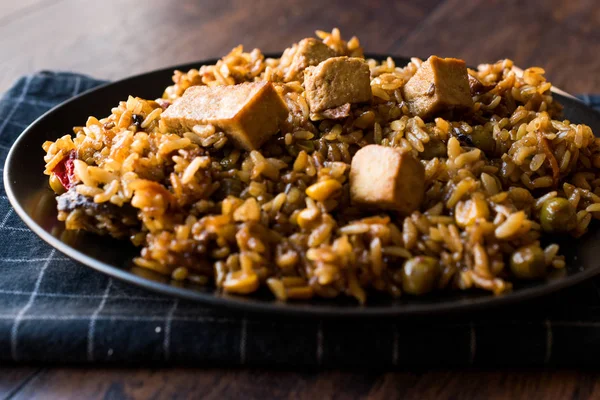 Vegetarián smažená rýže rýže s Tofu / Pilav nebo Pilaf — Stock fotografie