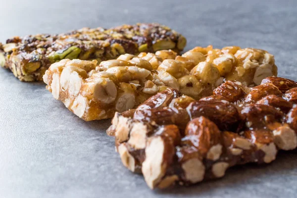 Organik badem, fındık ve fıstık bal ile hiçbir glikoz barlar.