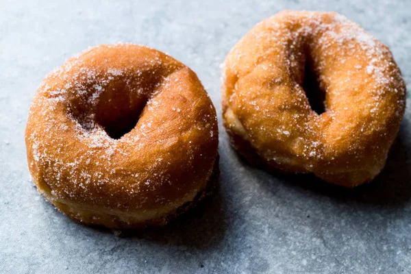 Donuts azucarados caseros listos para comer — Foto de Stock