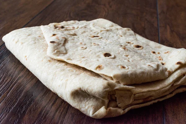 Turkse Lavash "durum" plat brood voor Gozleme of traditionele Wraps — Stockfoto