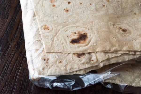 Pan plano duro de lavash turco para Gozleme o envolturas tradicionales —  Fotos de Stock