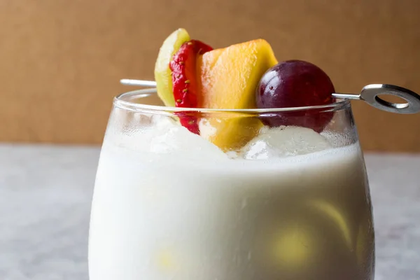 Pina Colada Cocktail with Fruits. — Stock Photo, Image