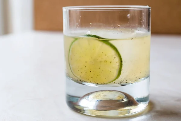 Spain Spiced Sherry Cocktail with Lime in Whiskey Glass — Stock Photo, Image