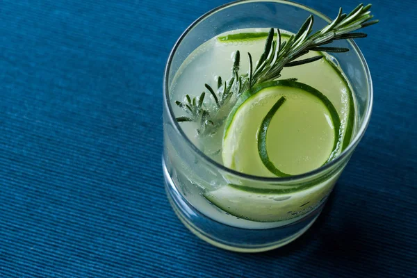 Rosemary Gin Gimlet Cocktail with Cucumber Slice. — Stock Photo, Image