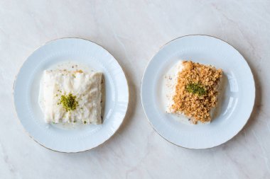 Türk süt tatlı Gullac ve süt Baklava hamur ile yapılan Sutlava.