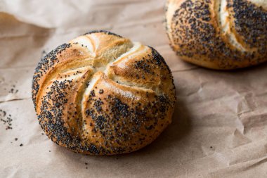 Kaiser rulo ile haşhaş tohumu