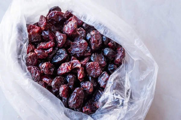 Paket Blueberry Kering di Kotak Plastik . — Stok Foto