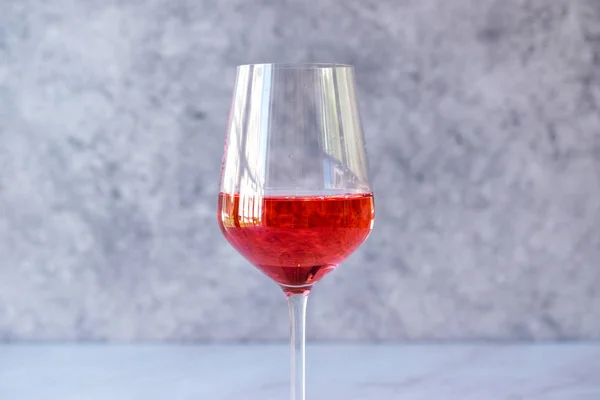 Rosa Rosa Blush vinho em vidro — Fotografia de Stock