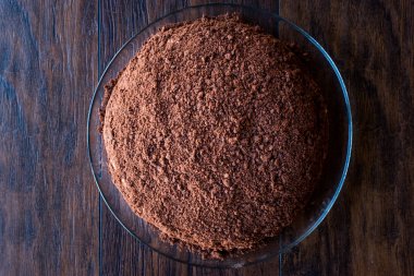 Ev yapımı vizon köstebek delik kek Çikolata Bisküvi, muz ve krem peynir.