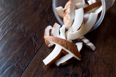 Dilim plastik bardak Hindistan cevizi adet / kutu.