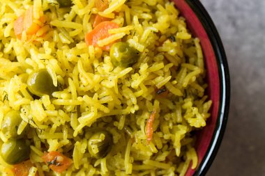 Sarı safran Basmati pilav zerdeçal ve sebze ile Pilav veya kase pilav