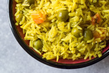 Sarı safran Basmati pilav zerdeçal ve sebze ile Pilav veya kase pilav