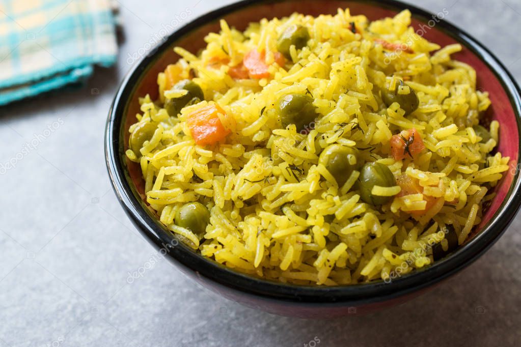 Arroz Basmati de Azafrán Amarillo con Cúrcuma y Verduras Pilav o Pilaf