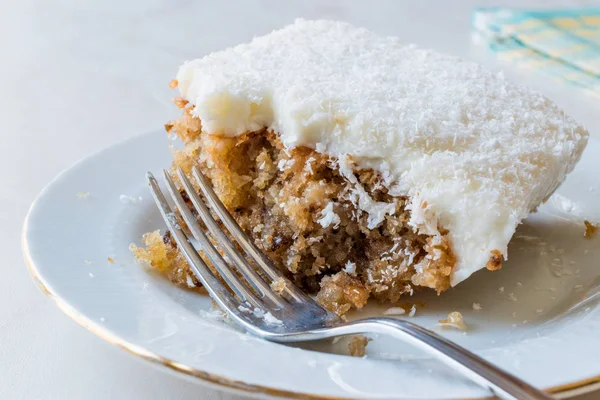 Cyprus Dessert also called Trilece / Kibris Tatlisi / Muhallebi Milk Pudding with Walnut and Breadcrumbs. — Stock Photo, Image