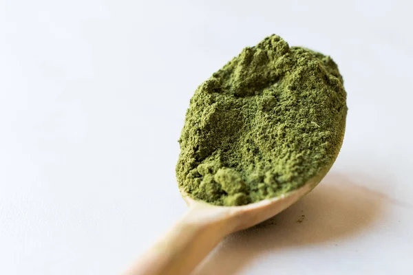 Zöld Matcha Tea por fakanállal. — Stock Fotó