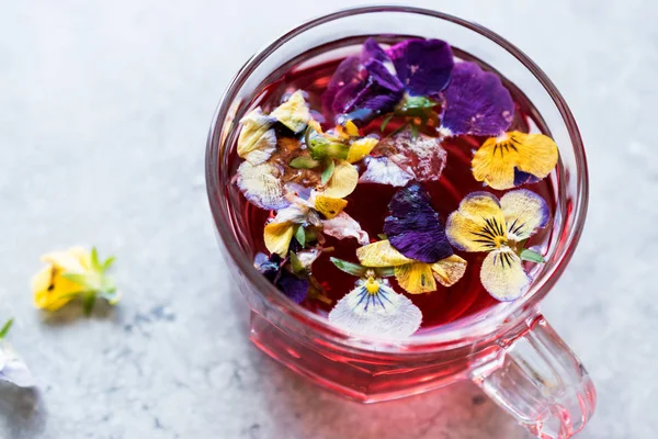 Rojo Hierbas Con Flores Comestibles Bebidas Ecológicas — Foto de Stock