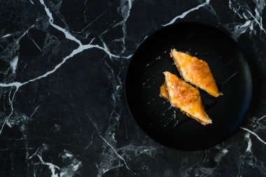 Ev yapımı Türk Tatlısı Ballı Organik Baklava 