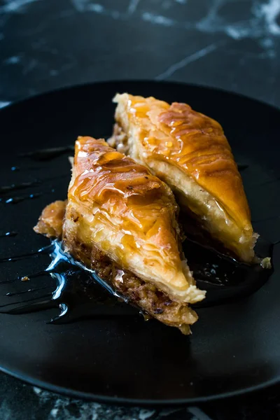 Dessert turc maison Baklava biologique au miel — Photo