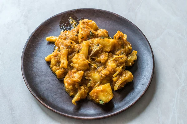 Indisches Essen würzig masaledar aloo gobi und Bohnen tawa sabzi Rezept. — Stockfoto