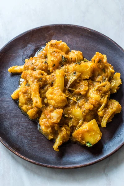 Indyjskie jedzenie pikantne Masaledar Aloo Gobi i fasola Przepis Tawa Sabzi. — Zdjęcie stockowe