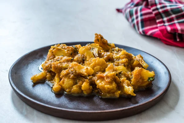 Indisches Essen würzig masaledar aloo gobi und Bohnen tawa sabzi Rezept. — Stockfoto