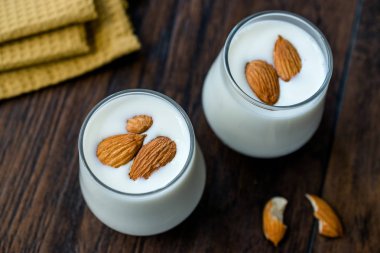 Badem Milk Smoothie Shake / Milkshake in Glass Cup