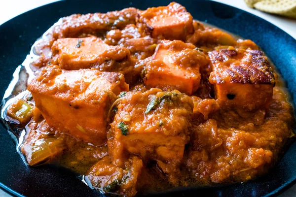 Indisches Essen Paneer Butter Tikka Masala / Käsecurry. Traditionelle Bio-Lebensmittel. — Stockfoto