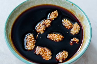 Türk Dut Sarmaşığı Pekmez ve Dut Dutu.