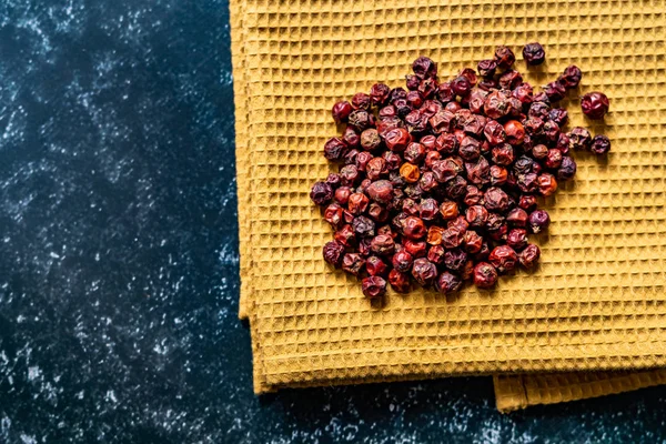 Raw Organic Dried Juniper Berries / Dry Root Berry Seeds.