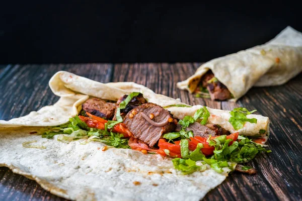 トルコのShawarma KebabとCop Sis 伝統的な肉料理 Kebap — ストック写真