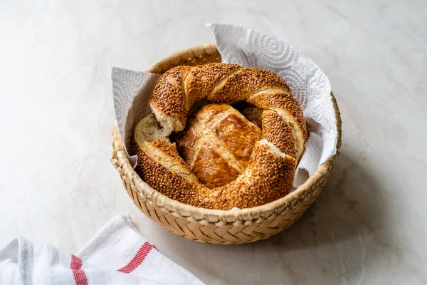 Τουρκικά Προϊόντα Ζαχαροπλαστικής Bagel Simit Και Pogaca Καλάθι Παραδοσιακό Φαγητό — Φωτογραφία Αρχείου