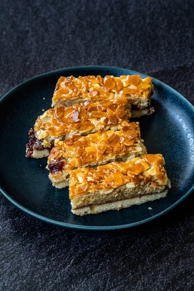 Skandinavisches Dessert Schwedisch Tosca Cake Slices Toscakaka Traditionelle Lebensmittel — Stockfoto