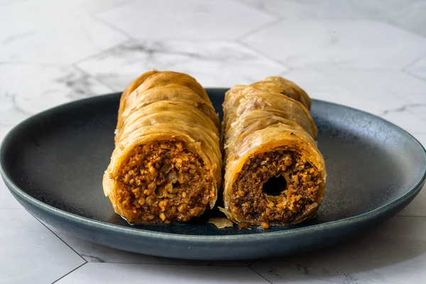 Домашняя Баклава Грецким Орехом Hazelnuts Organic Rolled Burma Baklawa Сахарной — стоковое фото