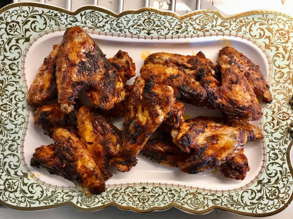 Bbq Barbecue Chicken Wings Traditional Porcelain Ottoman Pattern Motif Tray — Stok Foto