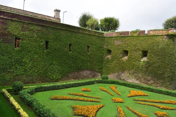 Сади замок Montjuic — стокове фото