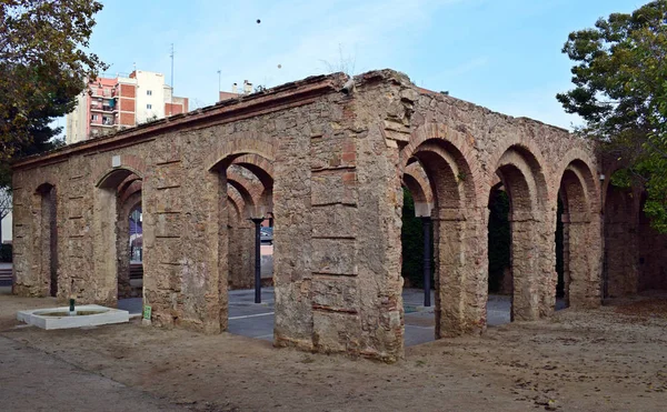 Arco arquitectónico en un viejo Renfe — Foto de Stock