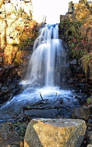 Cachoeiras Cataratas em plena natureza — Fotografia de Stock