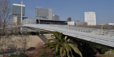 Köprü geçit yayalar