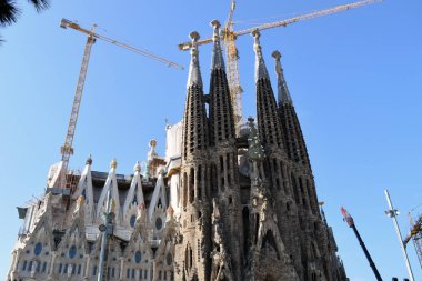 İnşaat çalışmaları için Vinçler 