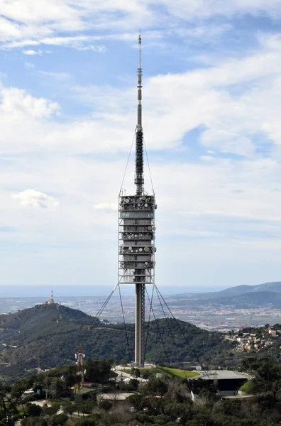 Telekommunikationen står hög Collserola — Stockfoto