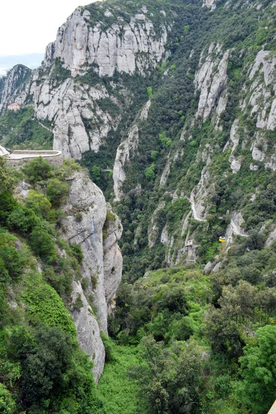 Montserrat montagna rocciosa, Virgin de montserrat — Foto Stock