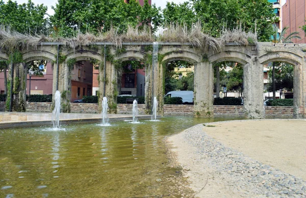 Antiguo acueducto en parque público — Foto de Stock
