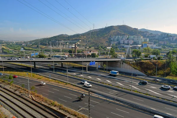 Autostrada e paesaggio autostradale — Foto Stock