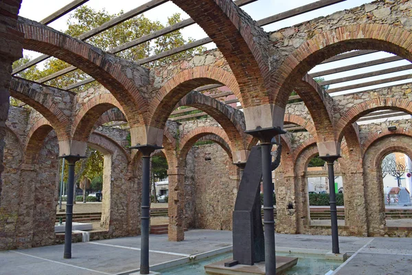 Architektonické Oblouky Veřejnosti Park Sraženina Barceloně — Stock fotografie
