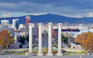Montjuic Barcelona dört sütun