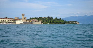 Kasabada Garda Gölü Sirmione İtalya Avrupa
