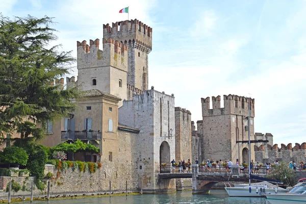 Замок Сирмеоне Италии Европа — стоковое фото